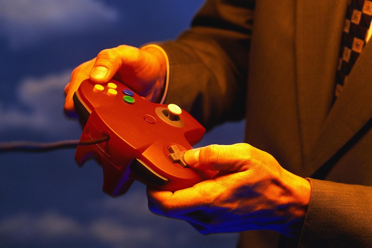Image de l'article | Les éditeurs de jeux vidéo peuvent être responsables pour contrefaçon si les éléments virtuels du jeu viole les droits de propriété intellectuelle des tiers. | Lettre des Réseaux